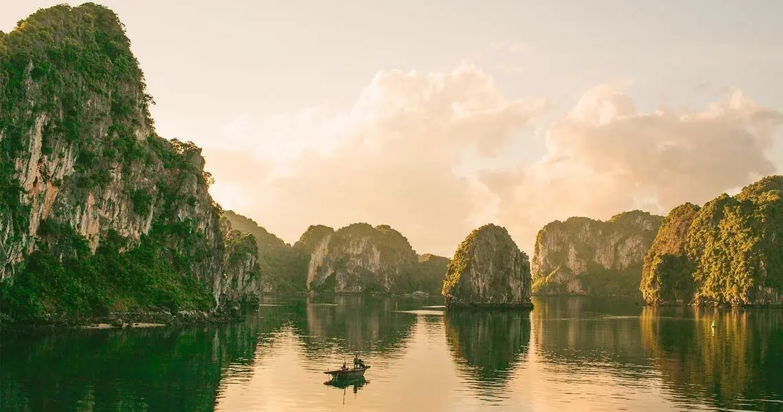 Tag 3: Hanoi - Halong-Bucht (F/M/A)
