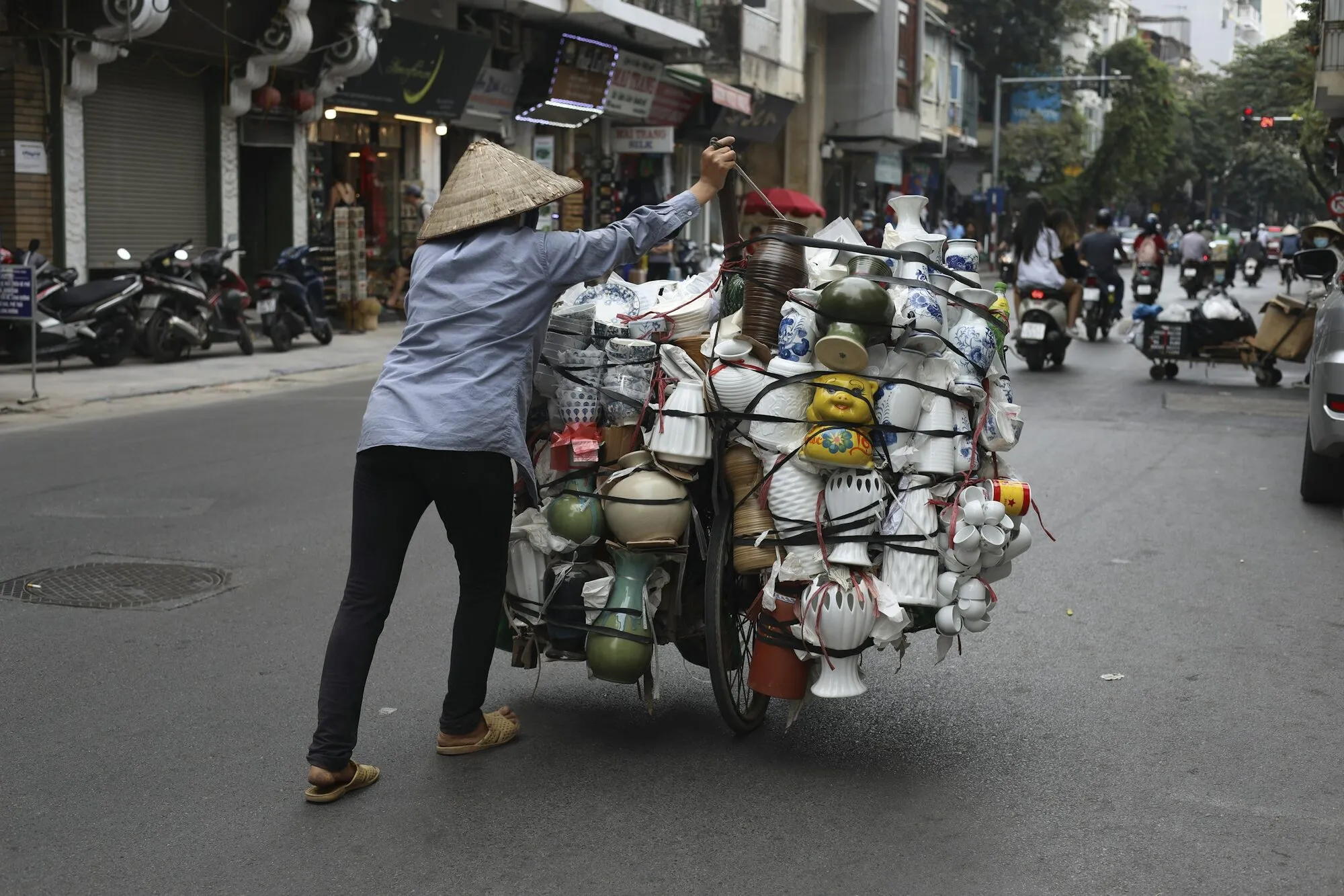 Tag 2: Hanoi (F/M)