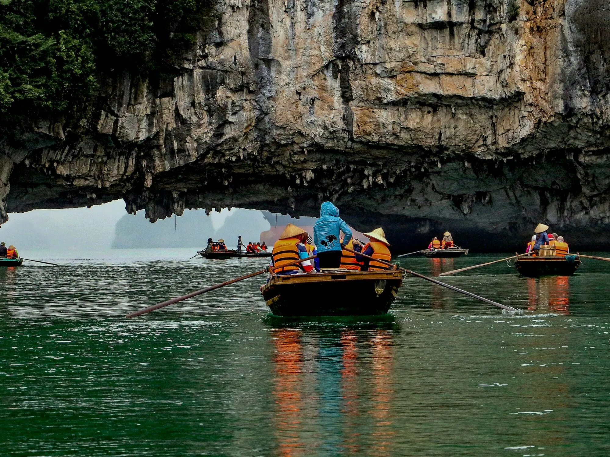 Tag 4: Halong-Bucht - Hanoi (F/M)