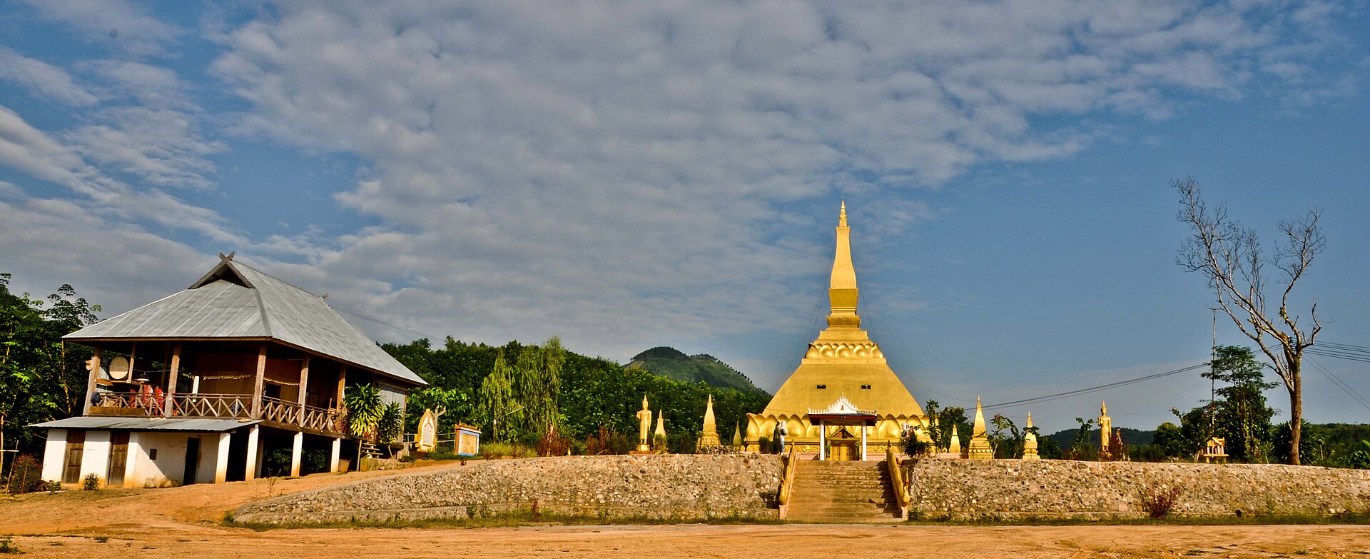 <span>Tag 5</span> Mit dem Zug nach Luang Namtha und ins Laternendorf