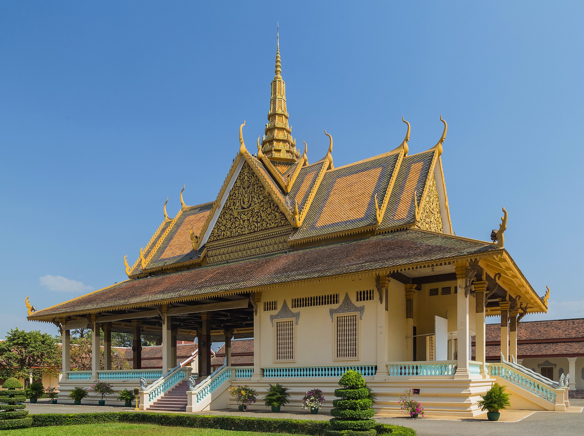 <span>Tag 1</span> Ankunft in Phnom Penh, Königspalast und Wat Phnom