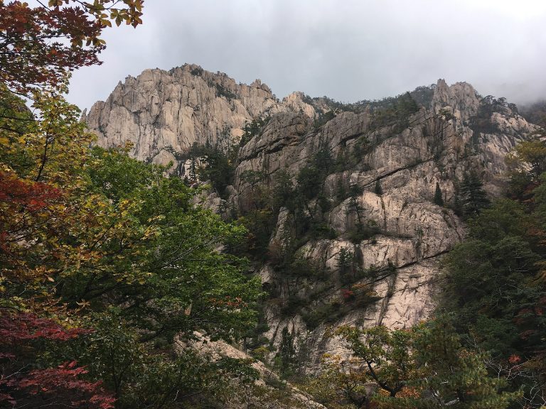 Korea im Herbst: Seoul, Insel Nami, Seoraksan, Andong, Gyeongju und Busan in 10 Tagen