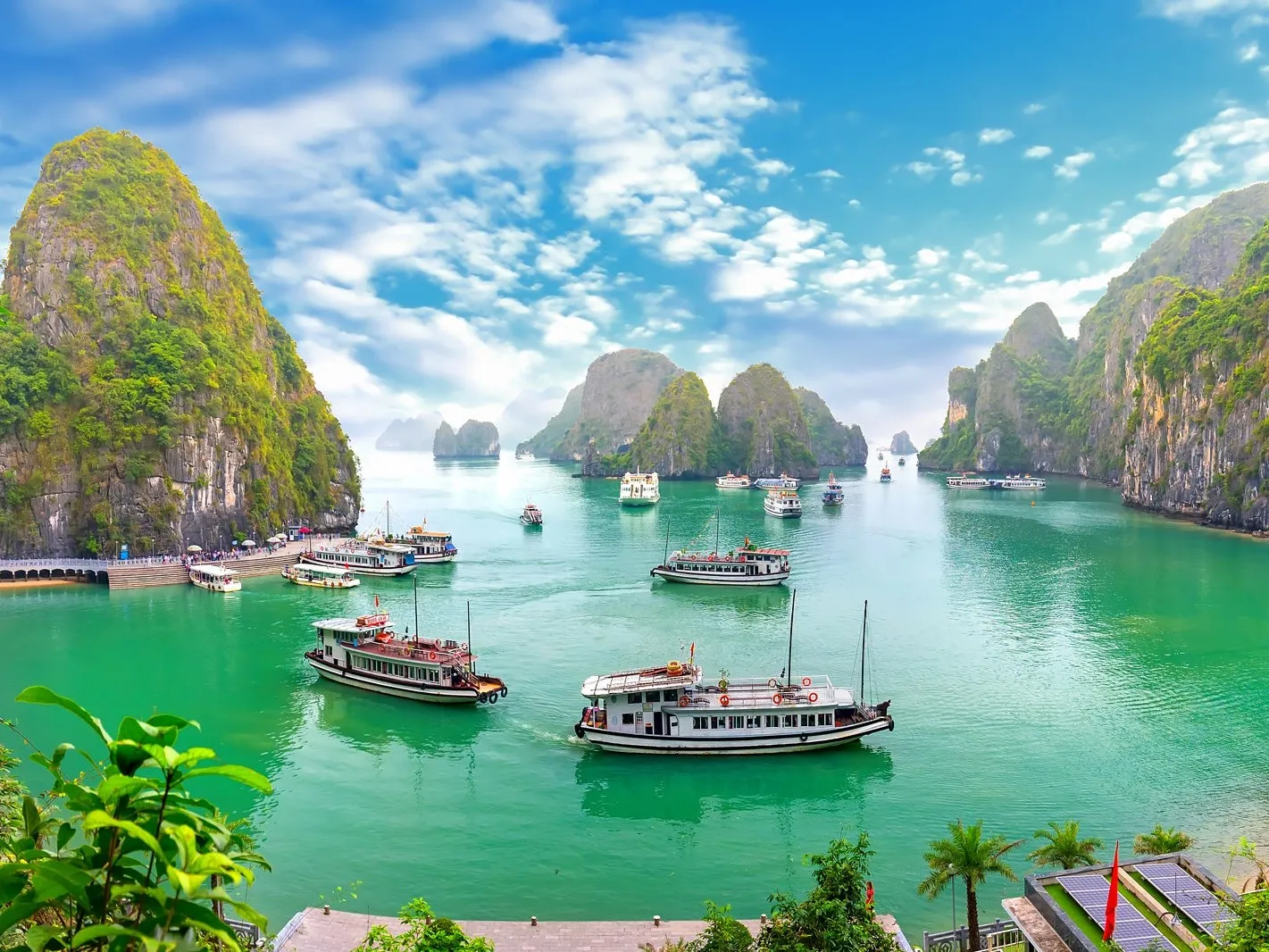 <span>Día 3</span> Crucero por la bahía de Halong (D, A, C)