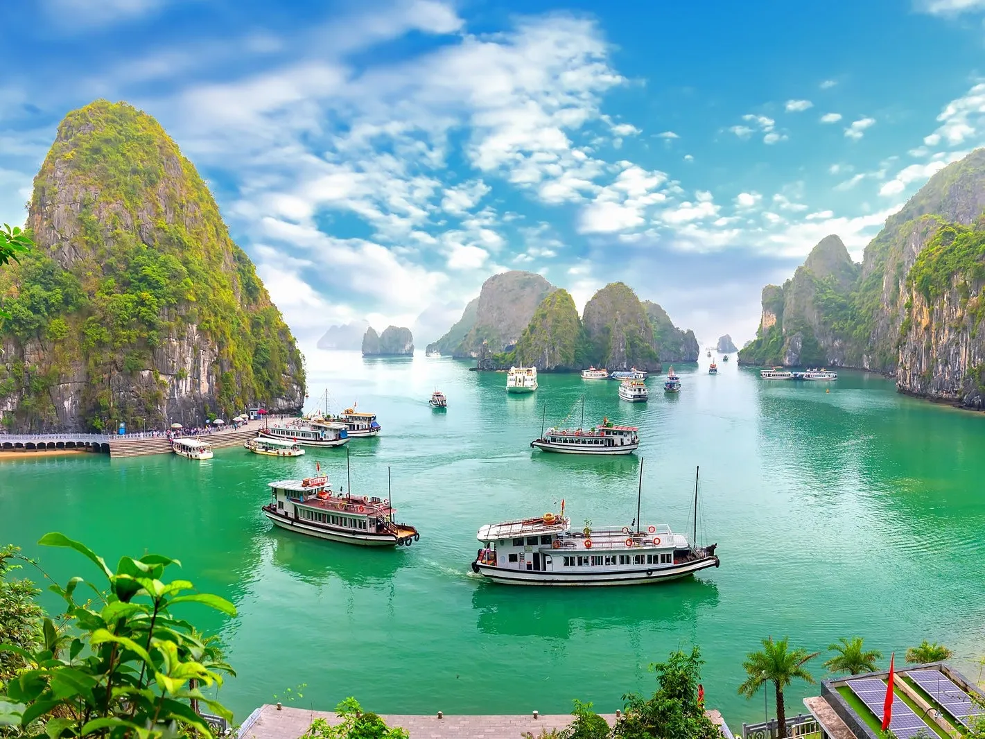 <span>Día 6</span> Admira el amanecer sobre la Bahía de Halong - Hanoi (D,A)