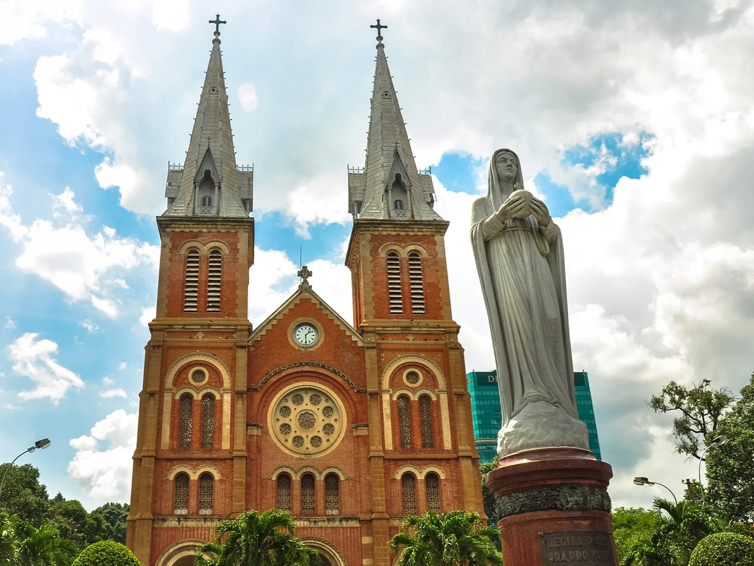 <span>Día 8</span> Hoian - Danang - HCMC (Saigon) (B)