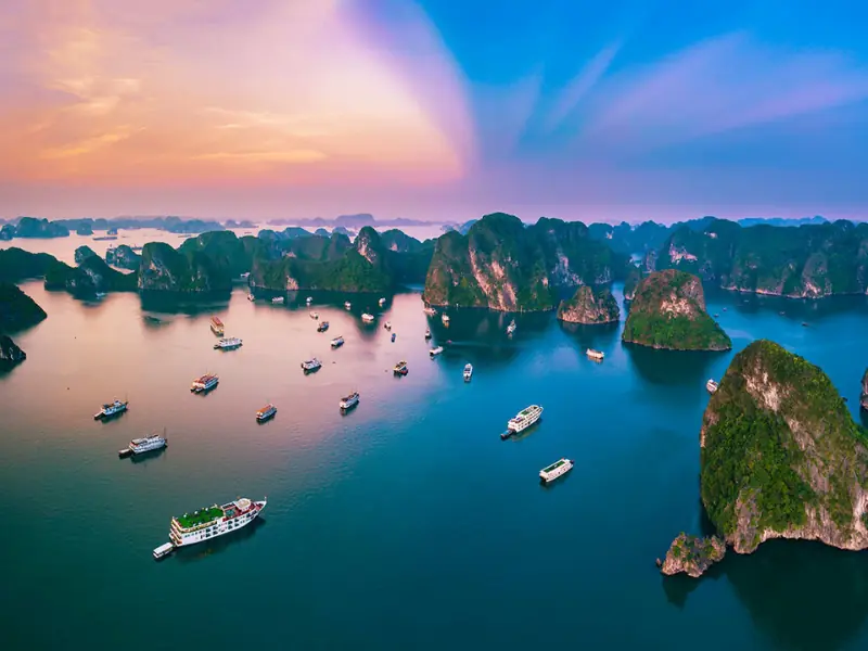 <span>Día 4</span> Hanoi - Crucero de un día de lujo por la bahía de Halong en SIC - Hanoi