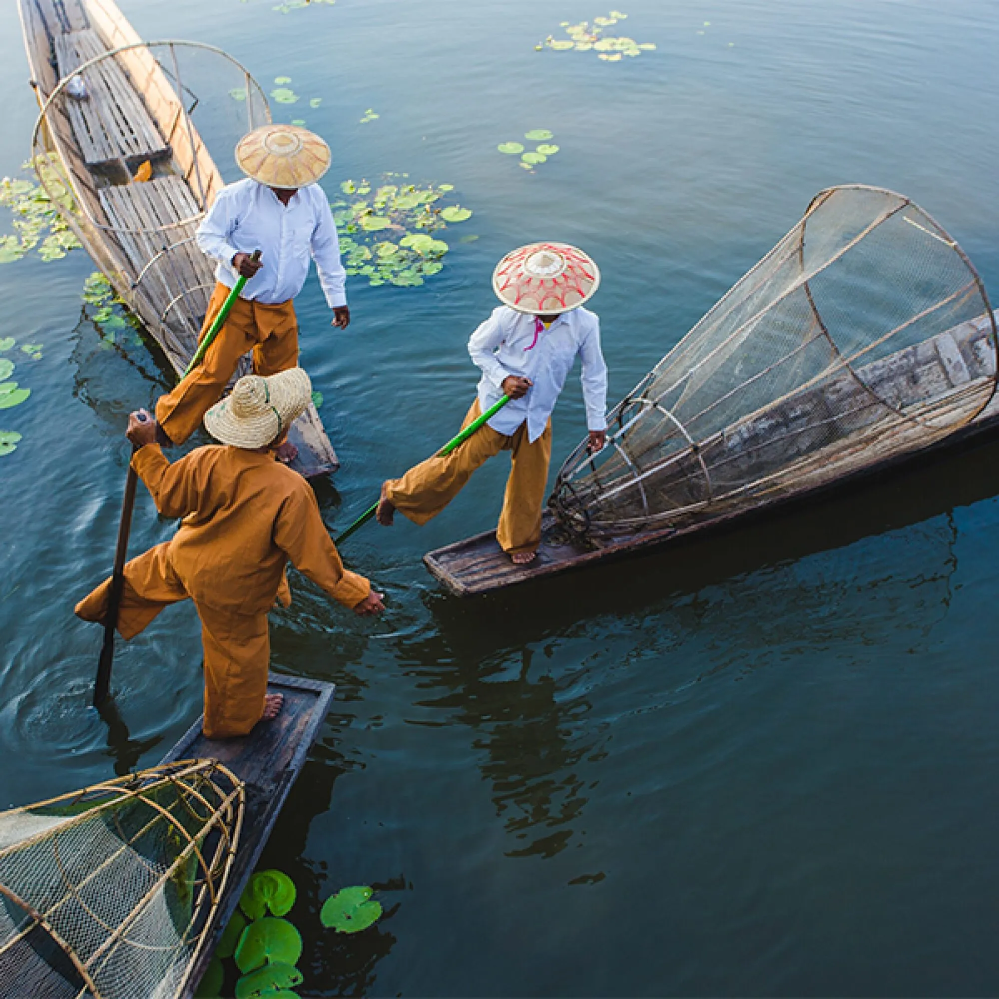 DÍA 10: LAGO DE INLE LAKE (EN BARCO) (D)