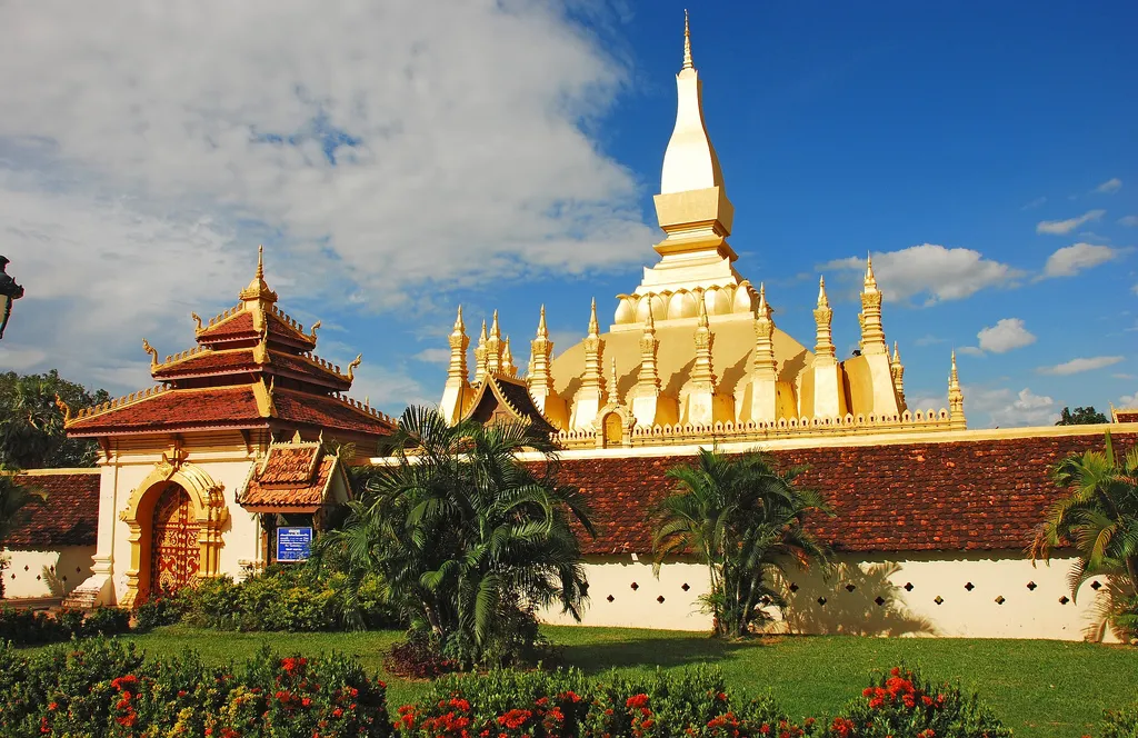 Día 19: Vientiane – Luang Prabang (D/A) 