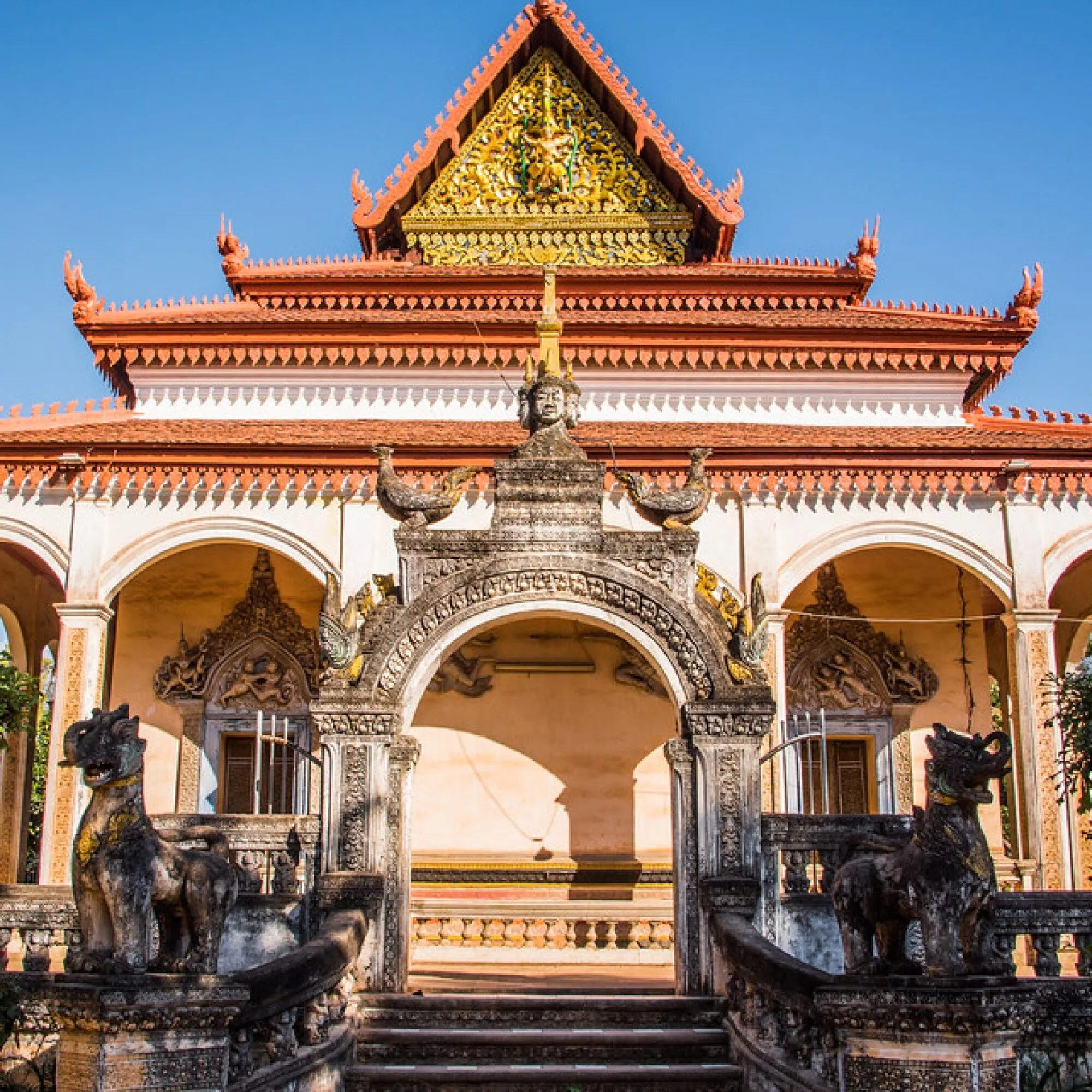 Día 5: Battambang – Siem Reap (D)