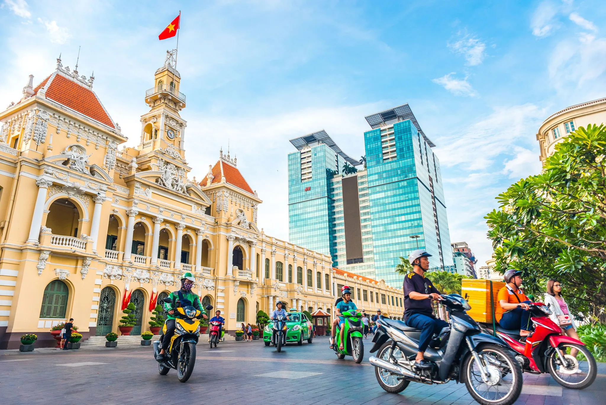 Día 1 : Llegada a ciudad de Ho Chi Minh  (C)