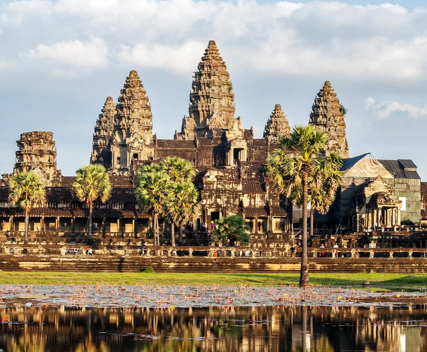Día 11: Phnom Penh – Siem Reap – Angkor Wat (D)