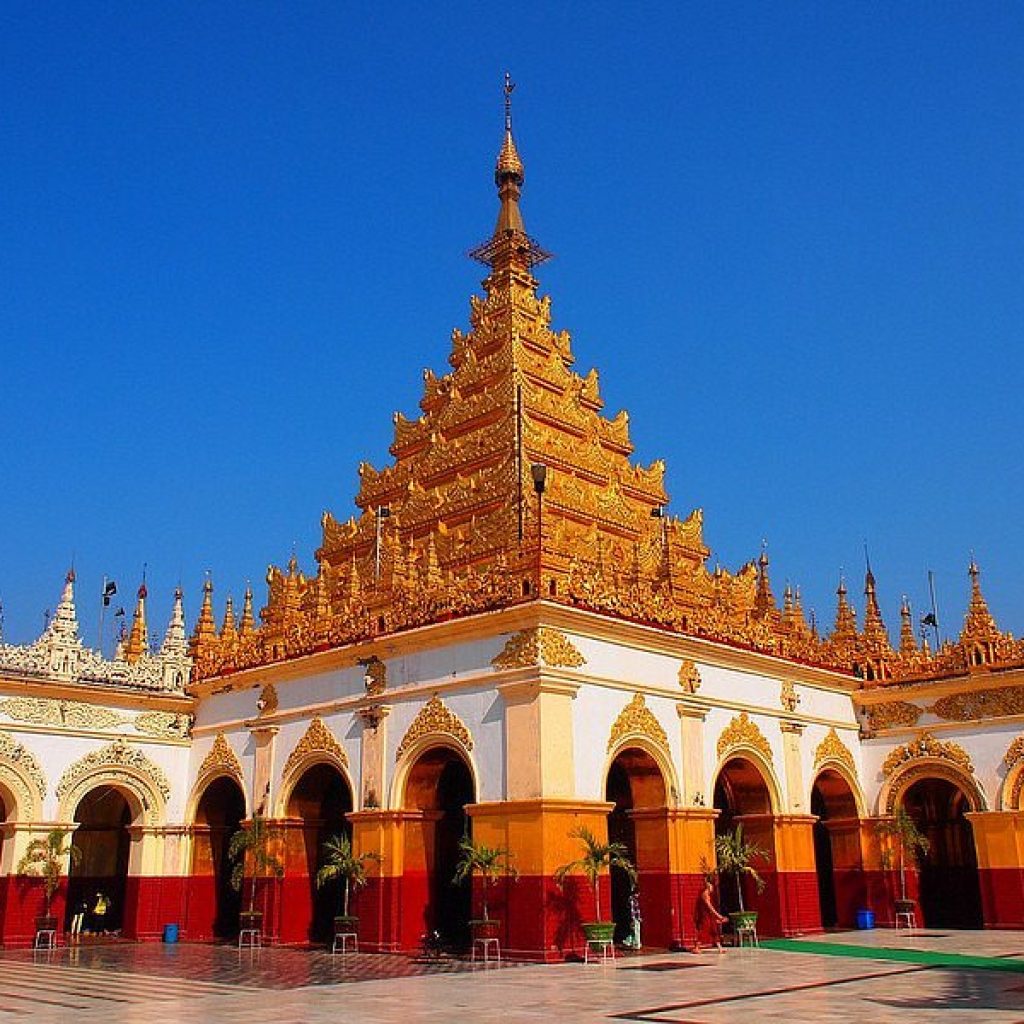 the mahamuni pagoda or