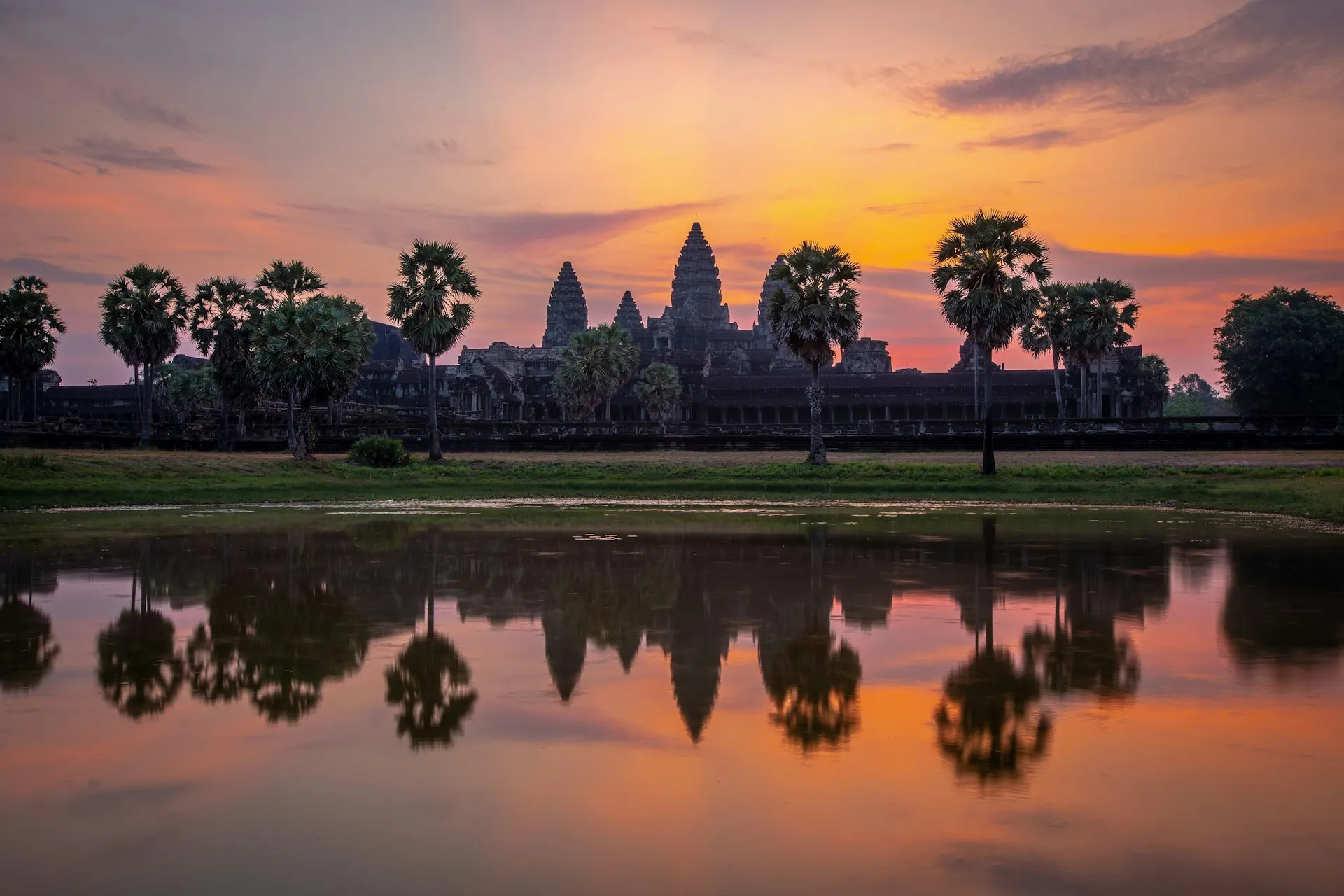 Día 15: Siem Reap – Tonle Sap - Salida (D)