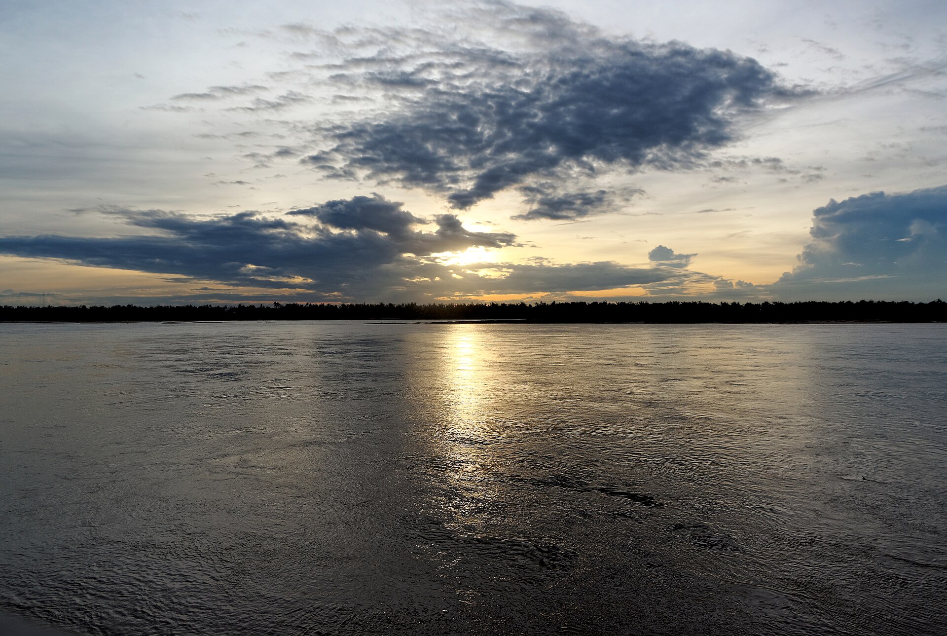<span>Día 10</span> Koh Trong en bicicleta, Wat Hanchey y Phnom Penh
