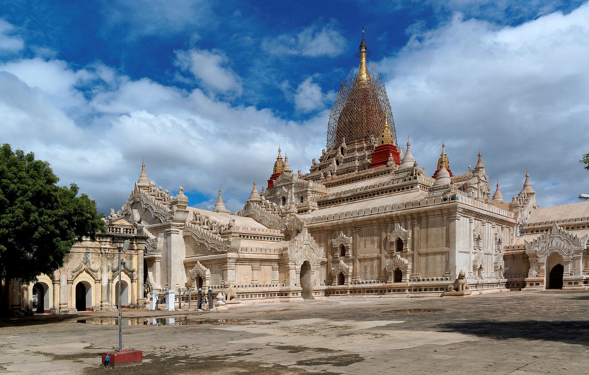 <span>Giorno 6</span> Bagan: mercato, villaggi, lacca e Tempio di Ananda