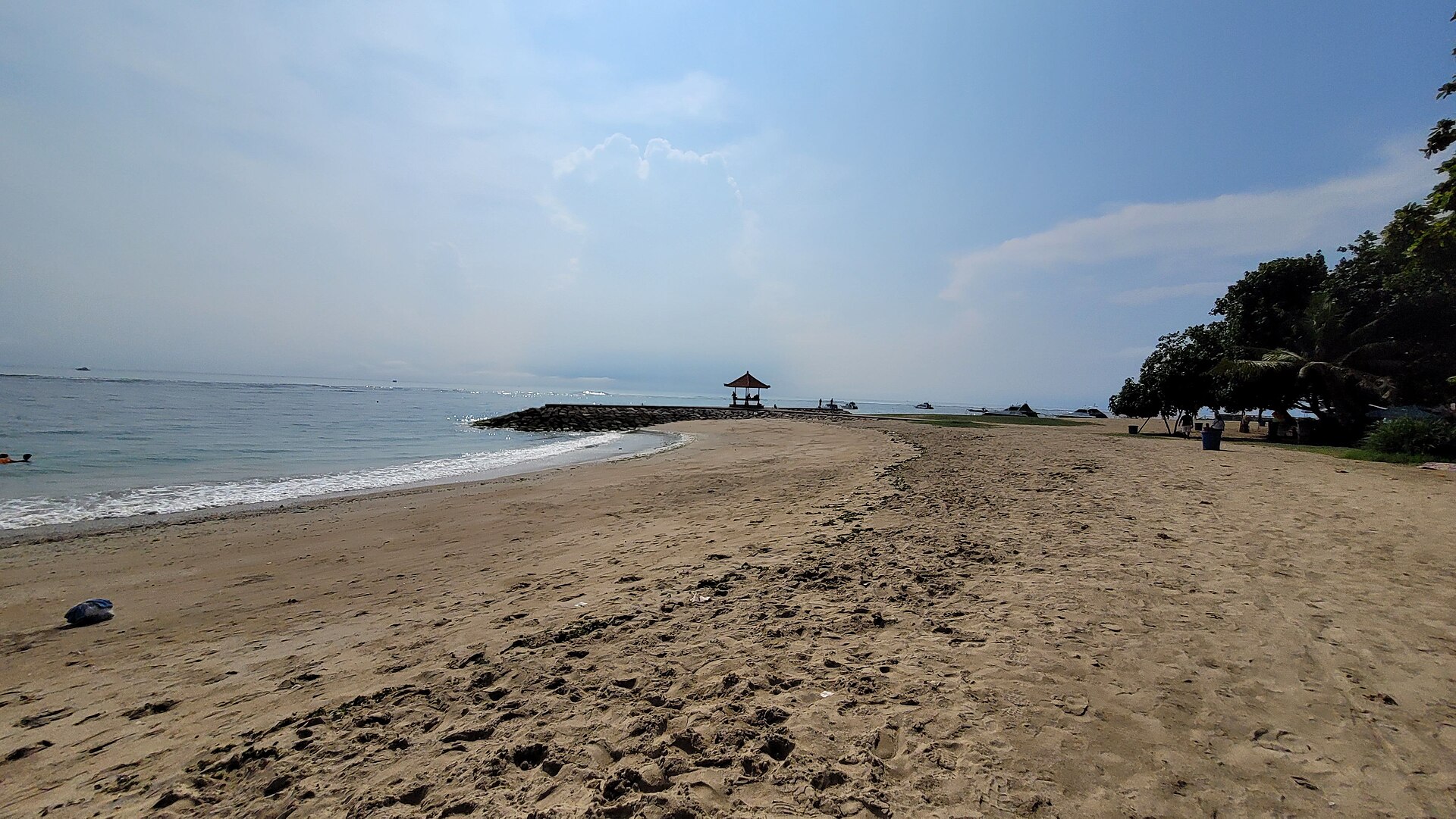 <span>Giorno 5</span> Barca dal fondo trasparente a Tanjung Benoa