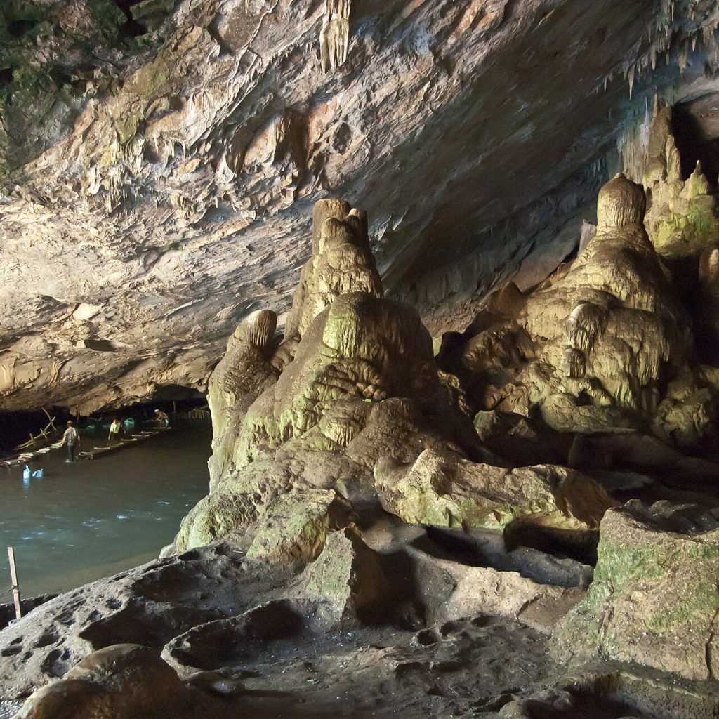 Tham Lod Cave
