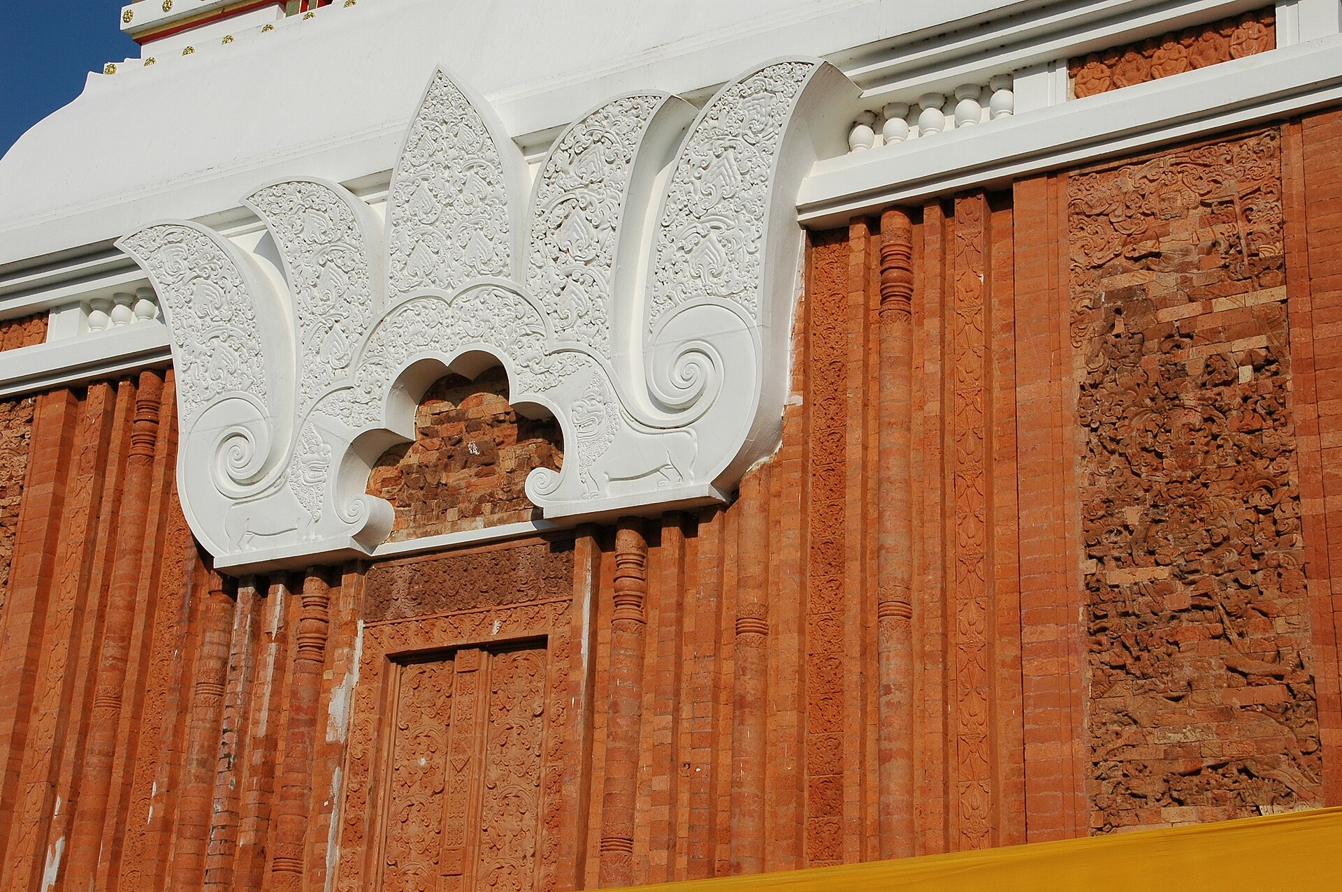 <span>Giorno 6</span> Mercato di Mukdahan e Wat Phra That Phanom