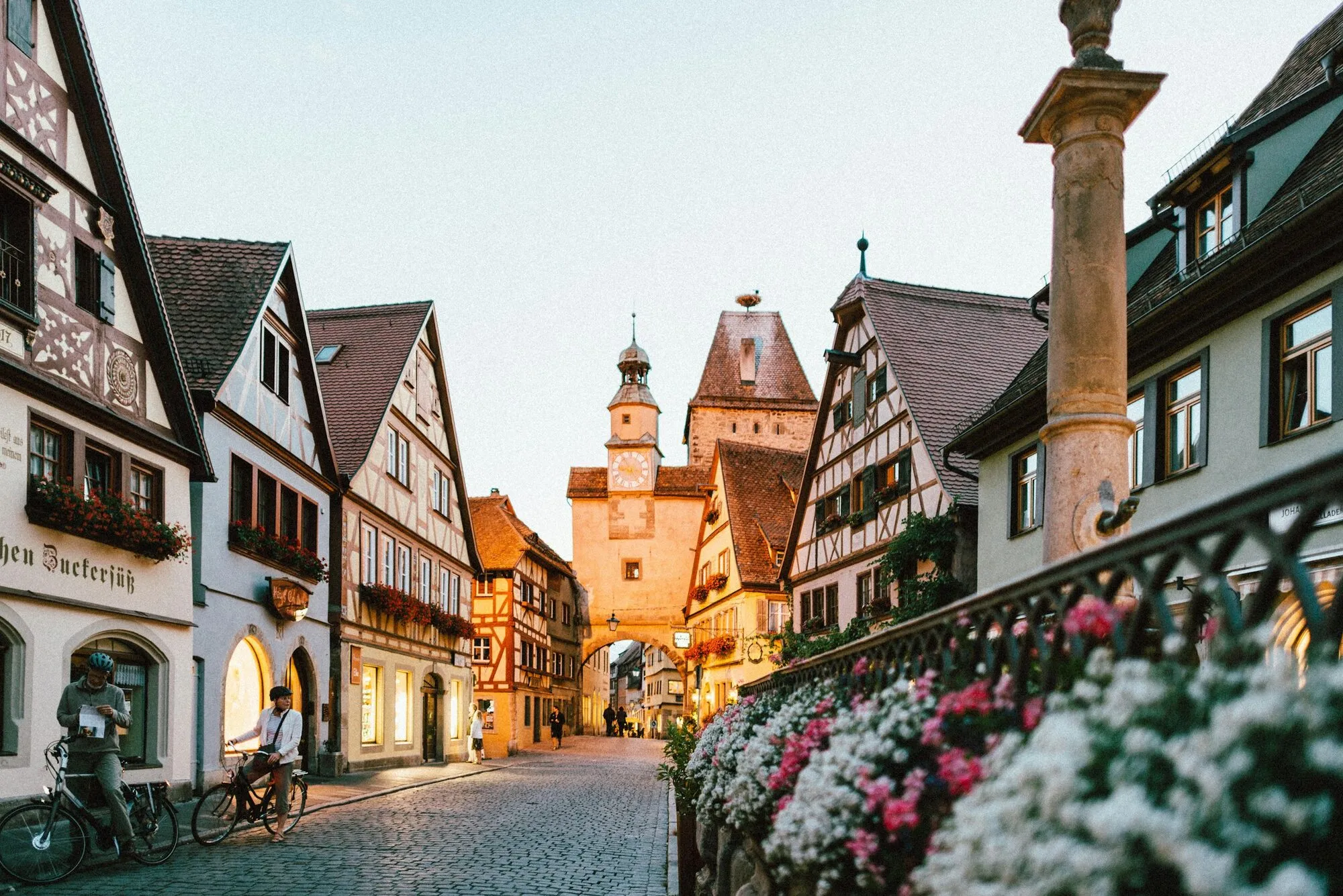 Ngày 8: Amsterdam - Cologne - Frankfurt (ăn 3 bữa)