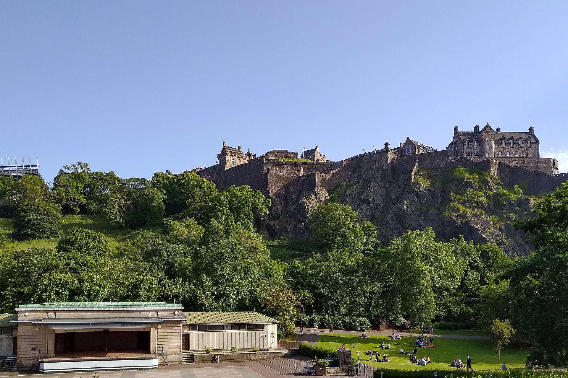 <span>Ngày 7</span> Tàu tới Edinburgh – thủ đô Scotland