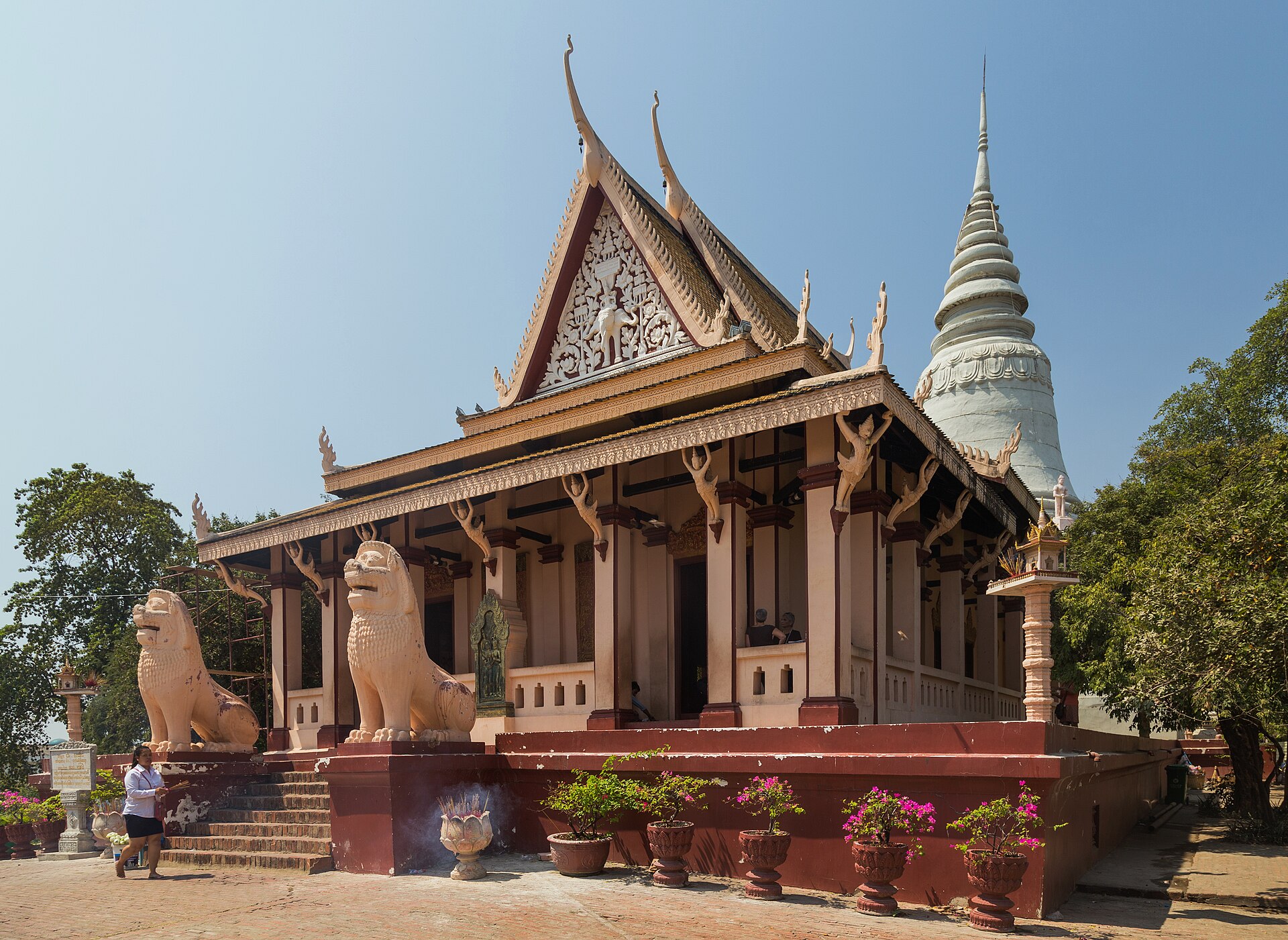 <span>Ngày 2</span> Phnom Penh bằng xích lô, Bảo tàng Quốc gia và hoàng hôn trên sông Mekong