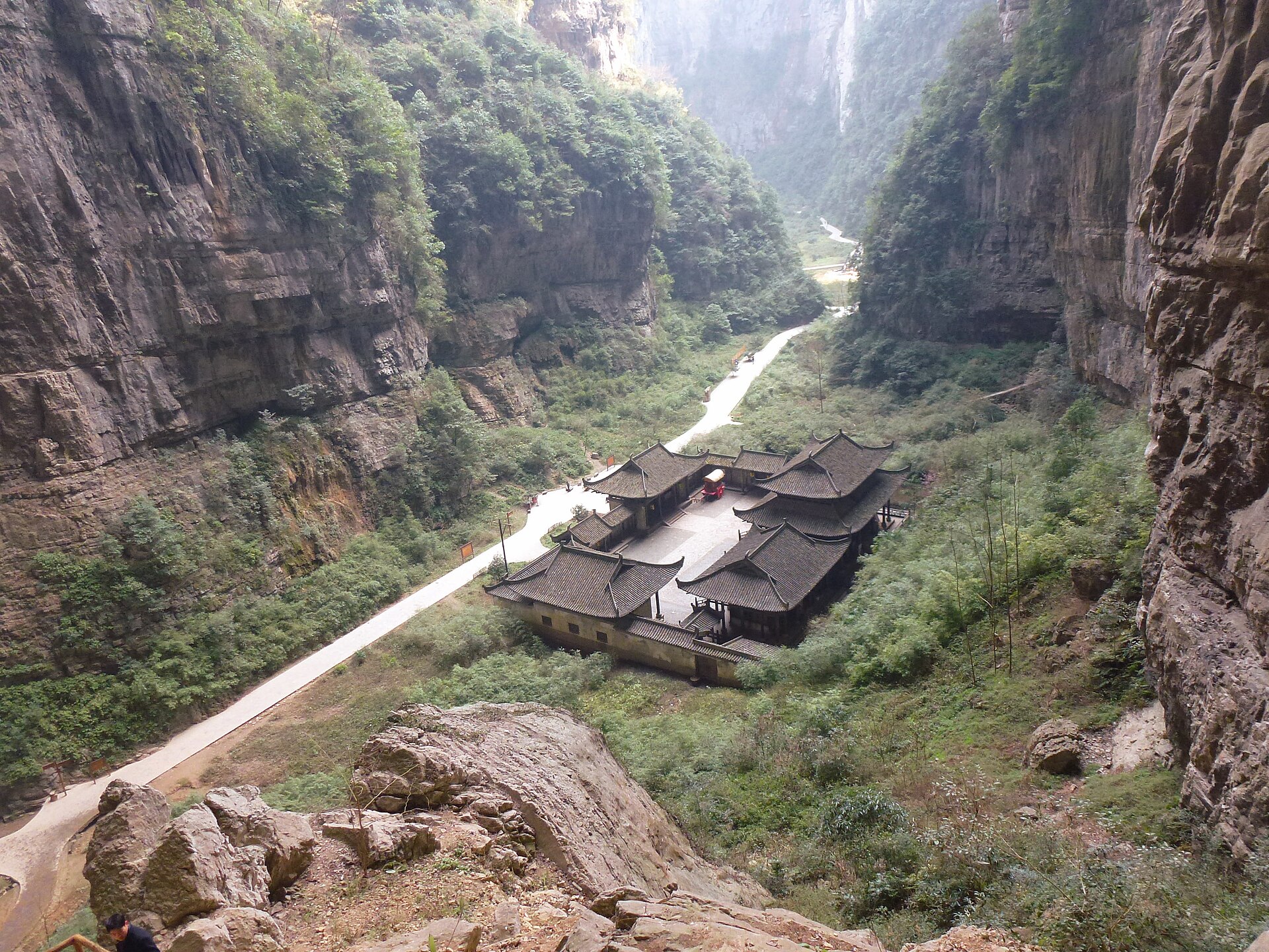 <span>Ngày 3</span> Trùng Khánh – Vũ Long, Thiên Sinh Tam Kiều