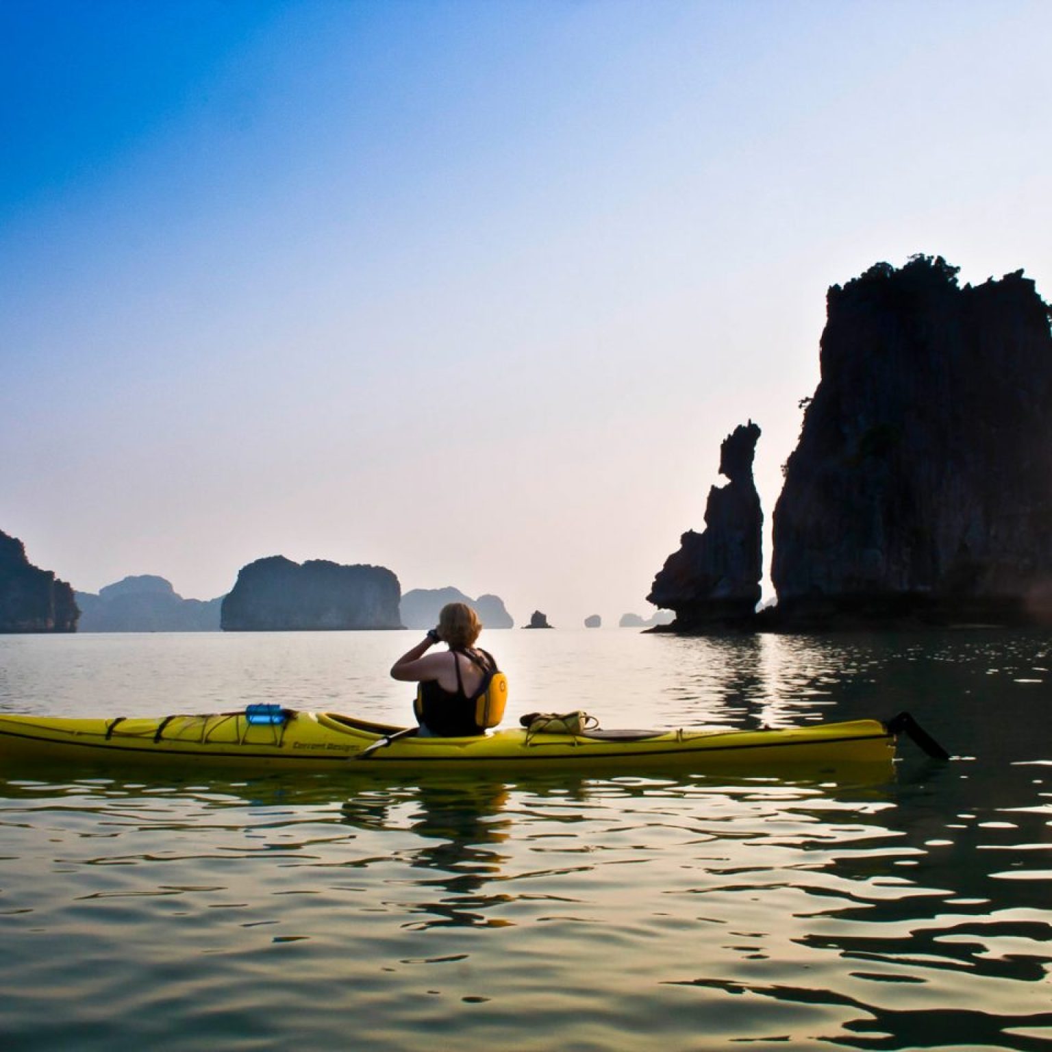 vietnam-kayaking-tour-halong-bay-kayaker-H1