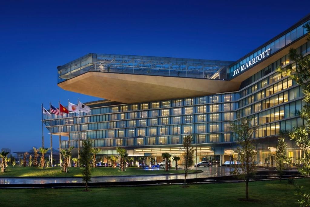 The 7 Best 5 Star Hotels In Hanoi For 2023