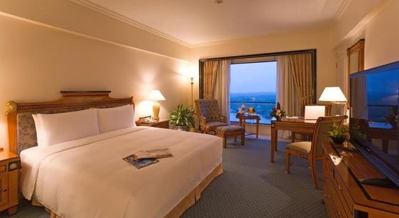 4. Lotte Hotel Saigon