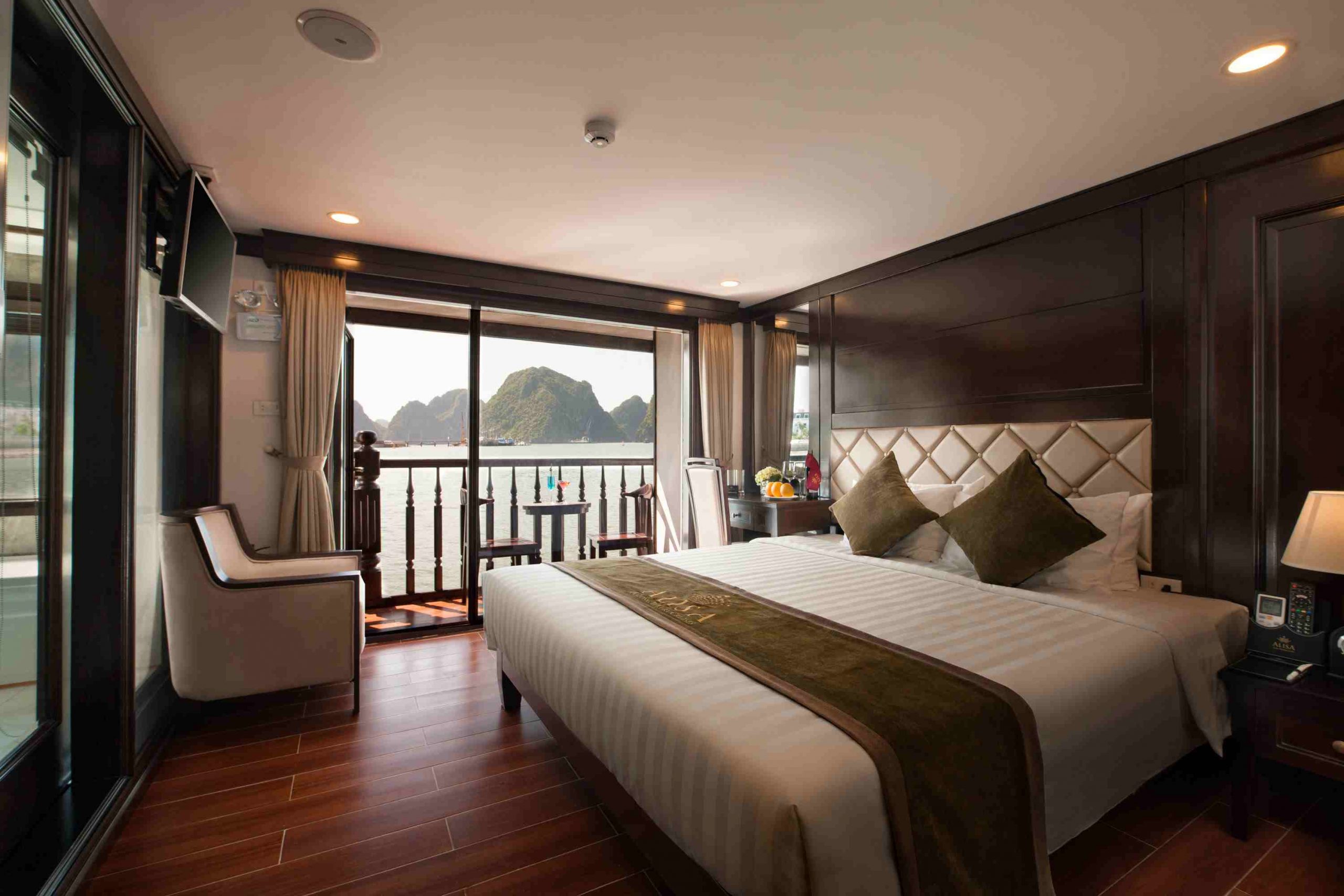 halong bay cruise luxury