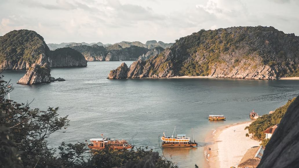 halong bay itinerary