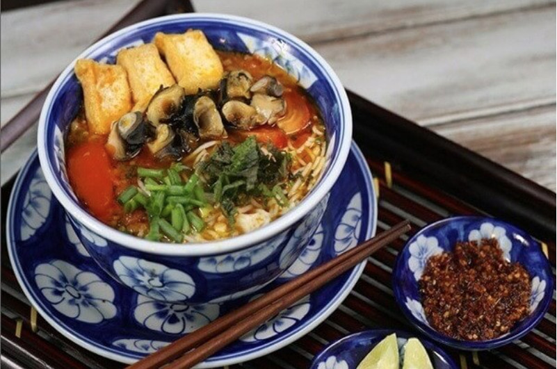 hanoi street food tour