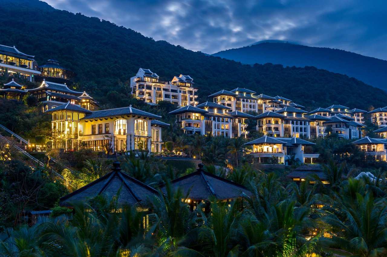 luxury resort danang vietnam