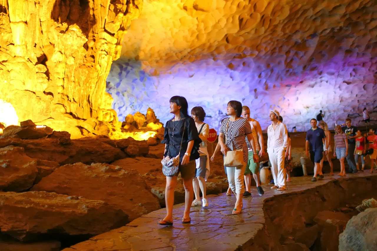things to do in halong bay