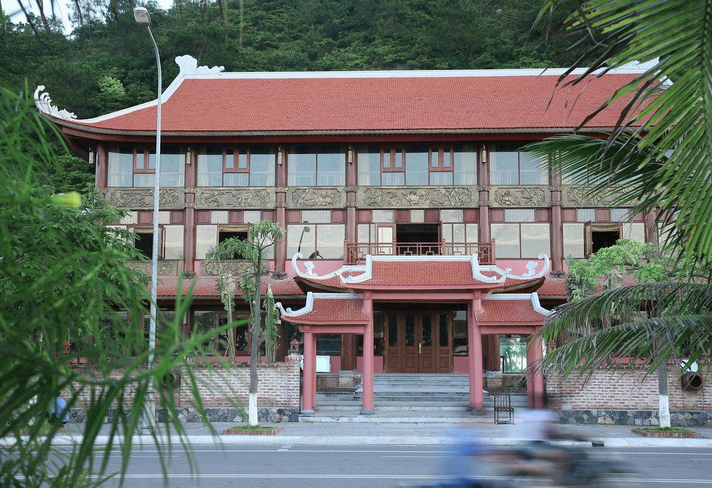 halong bay restaurant