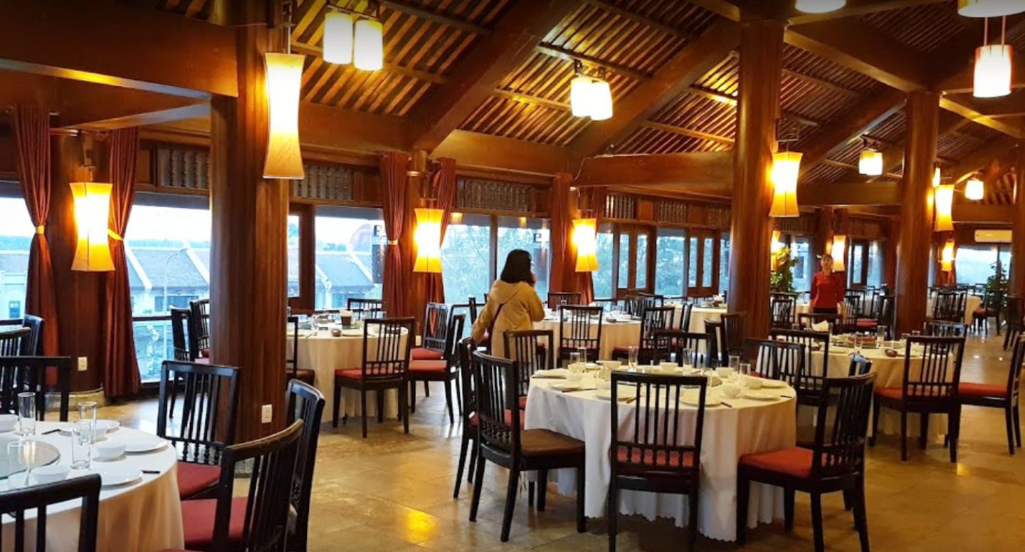 halong bay cruise restaurants