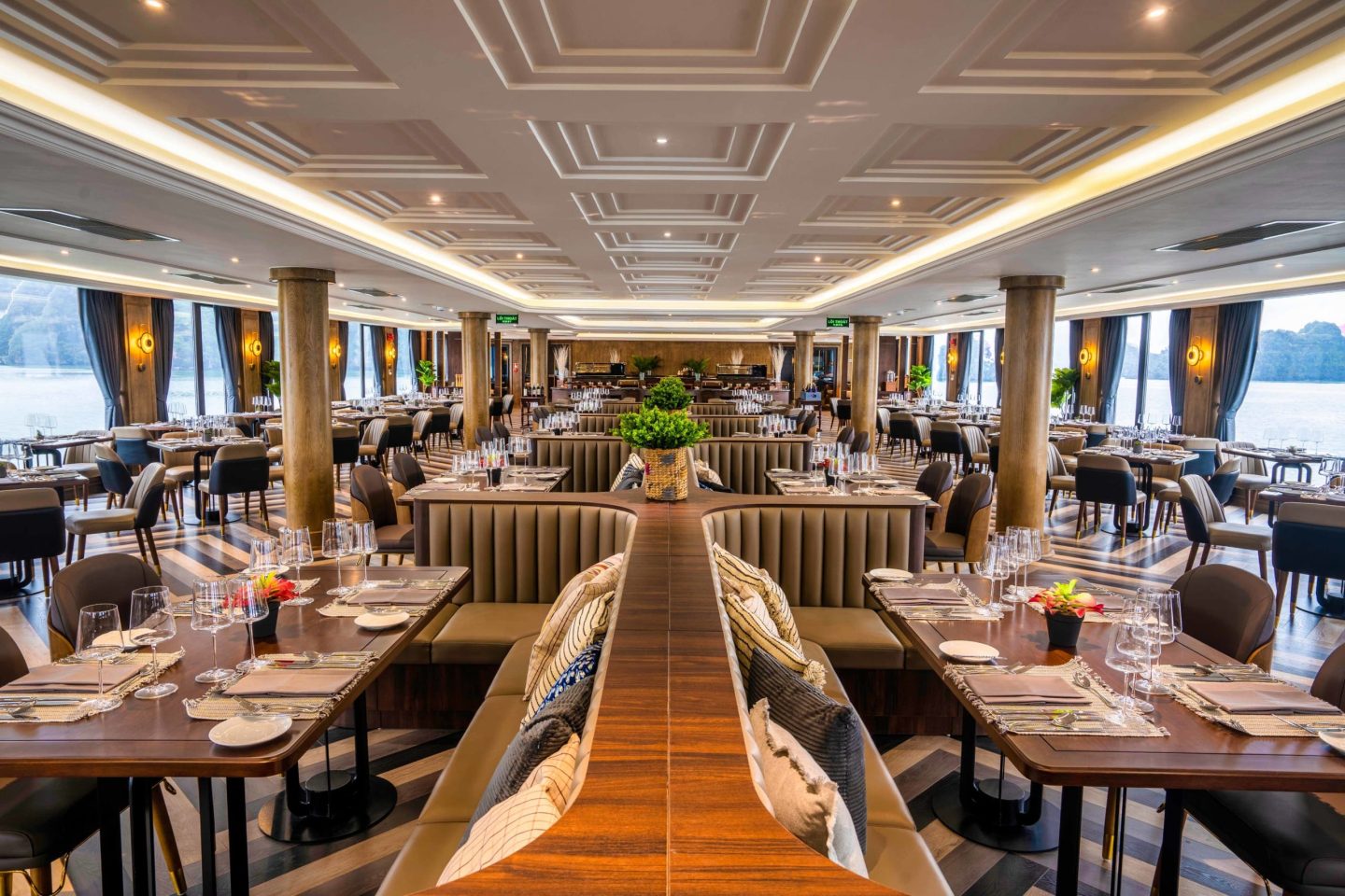 ambassador cruise halong bay