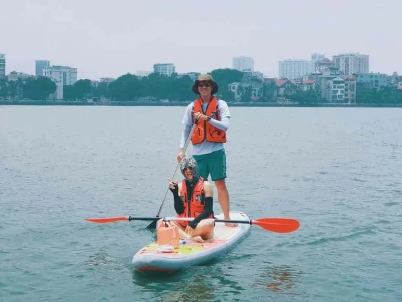 Rowing Sup Boat to stroll West Lake - Things to do in Hanoi