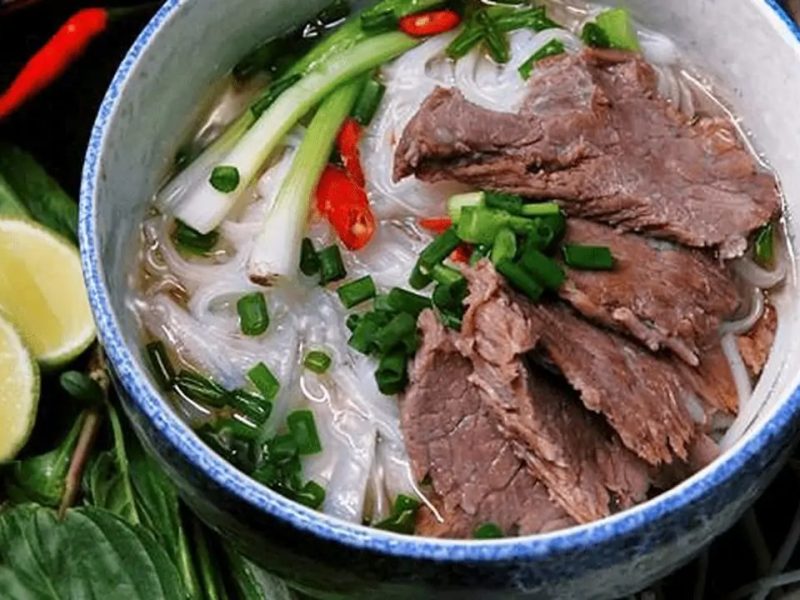 Pho Bat Dan - What to eat in Hanoi