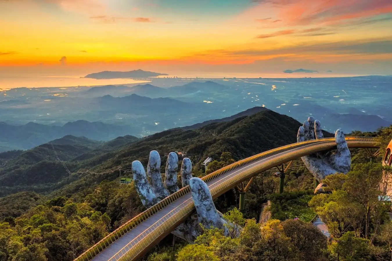 Explore Full-day Tour Golden Bridge Hoi An: Private Tour 2025