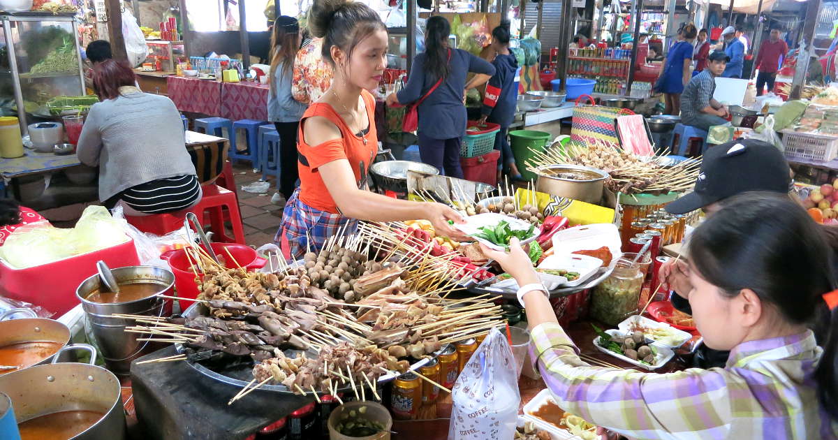 night market phnom penh