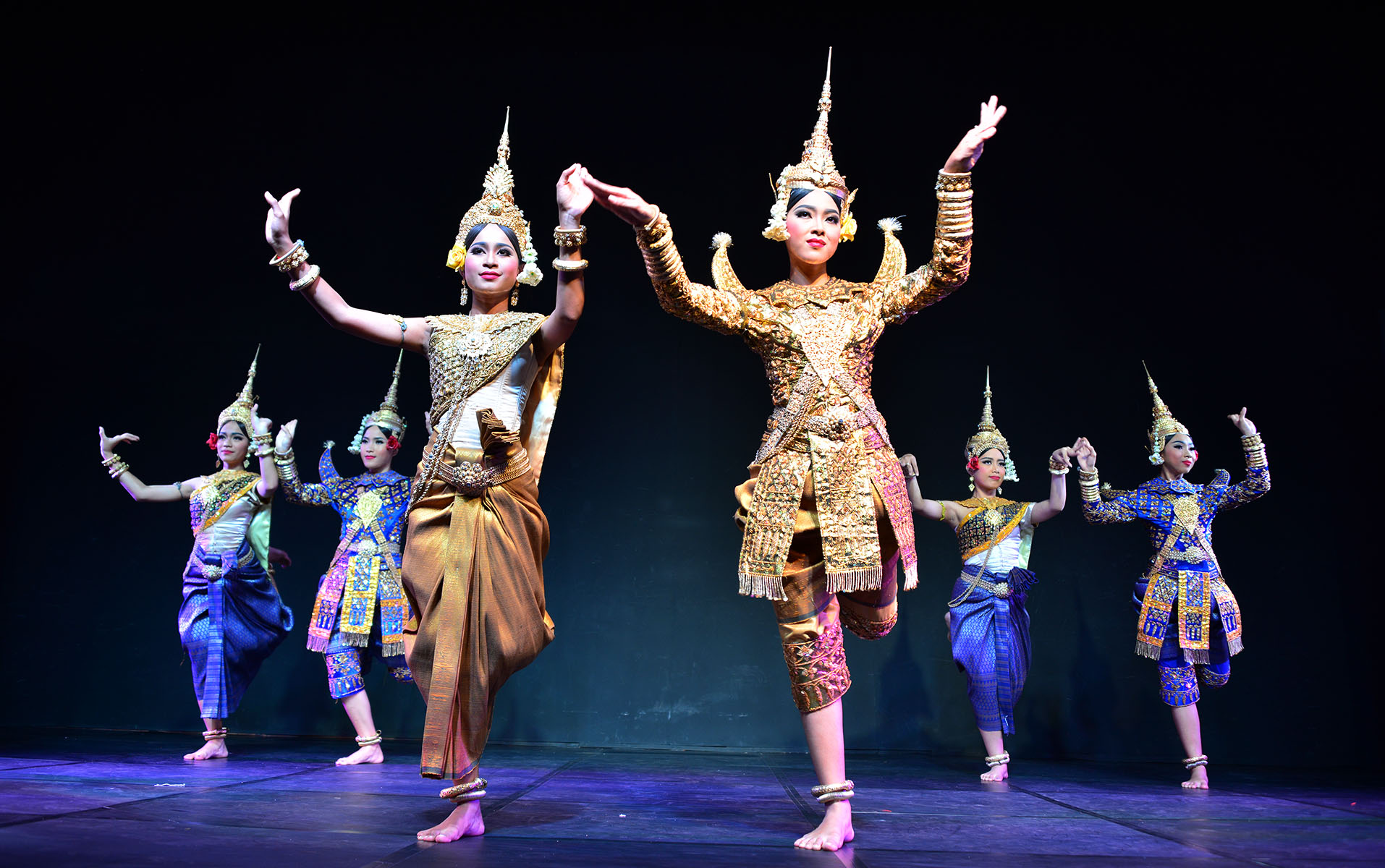 cruises in vietnam - cambodia