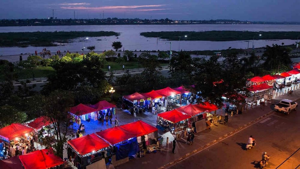 nightlife vientiane