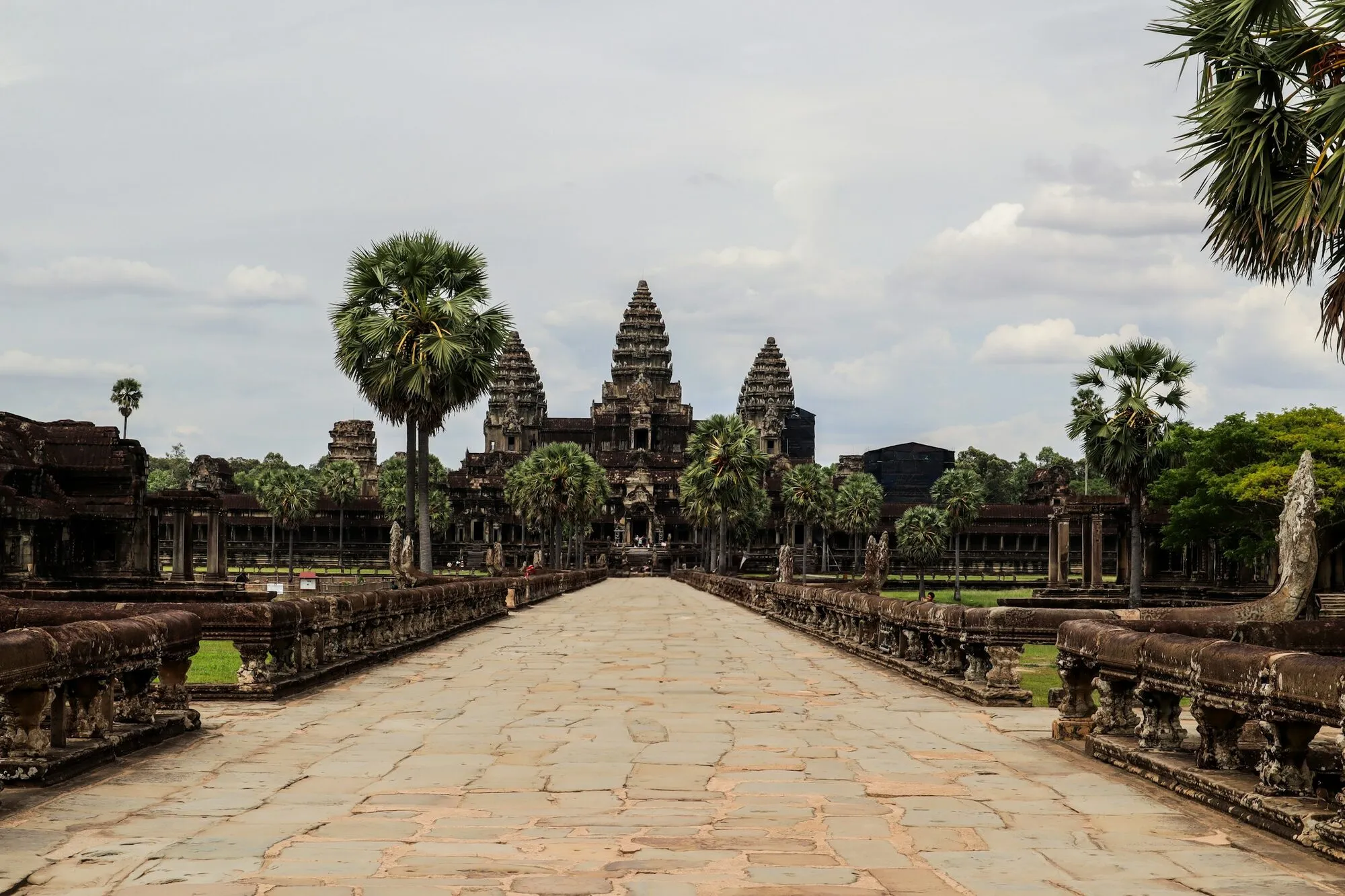  Day 2: Siem Reap - Angkor Wat – Angkor Thom – Ta Prohm (B)