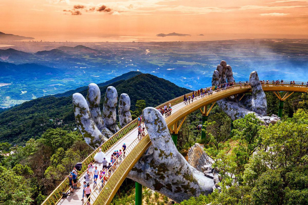 Day 7: Ba Na Hills by cable car – Golden Bridge (B,L) – Group tour