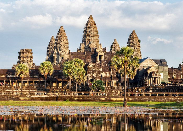 Day 6: Hanoi – Siemreap 