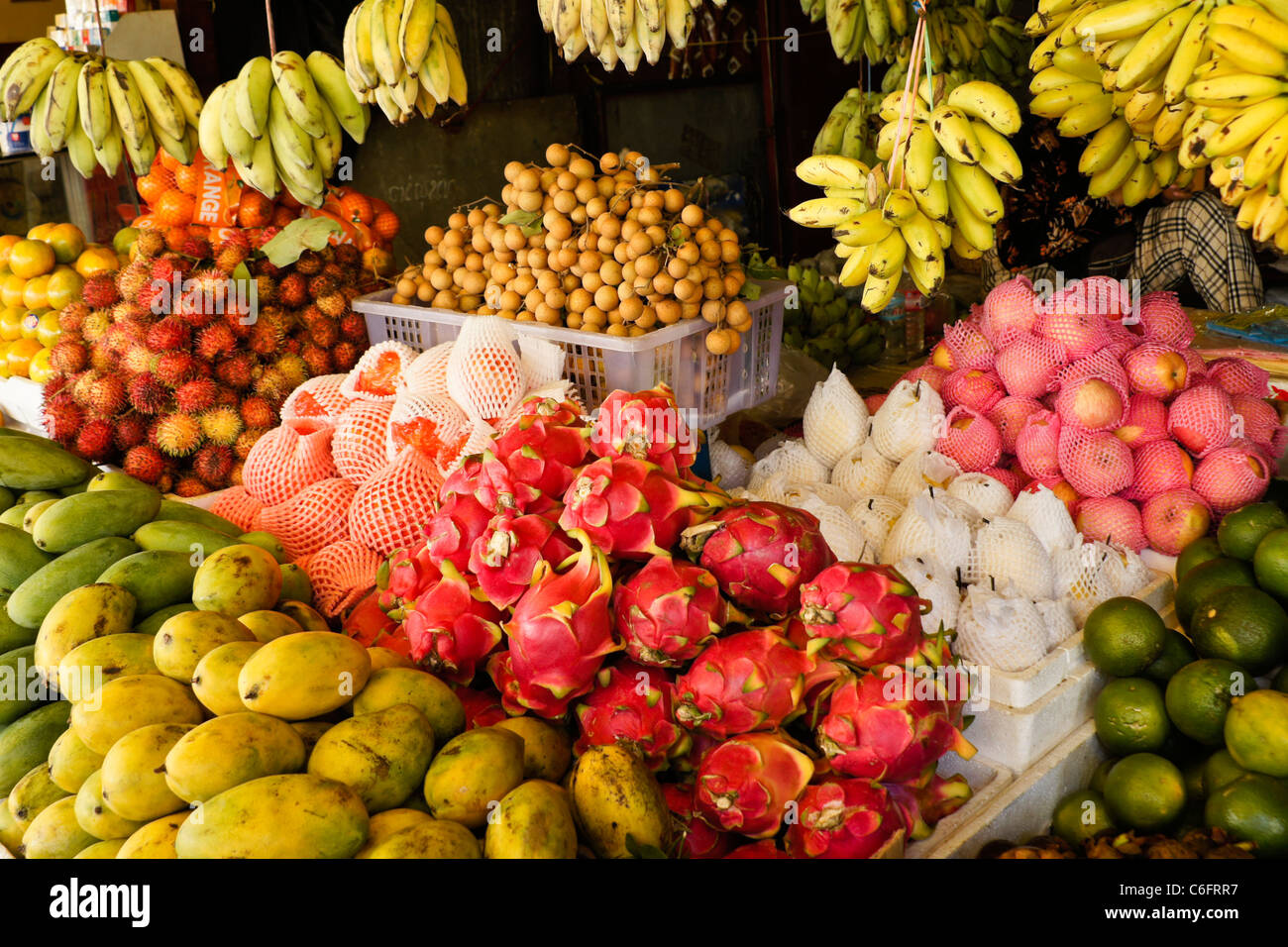 night market phnom penh