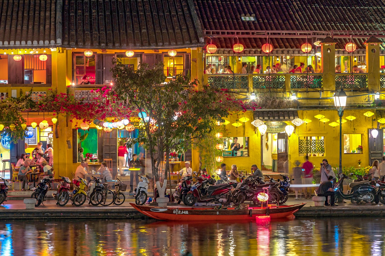 Day 5 : Hoi An – Danang - Hanoi (B)