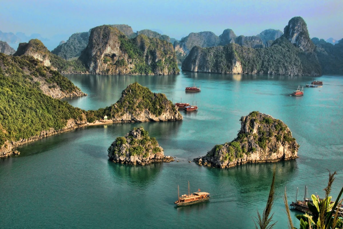 Day 6 : Hanoi - Halong Bay - Hanoi (B/L)