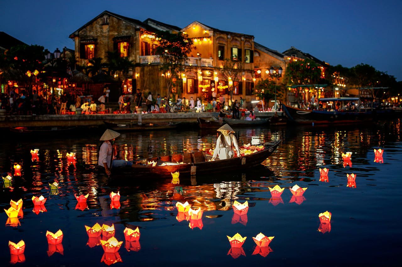 Day 5: Hoi An Walking Tour – Fly To Hanoi (B)